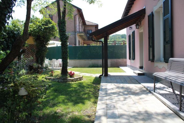 Hotel Praga Serravalle Scrivia Esterno foto