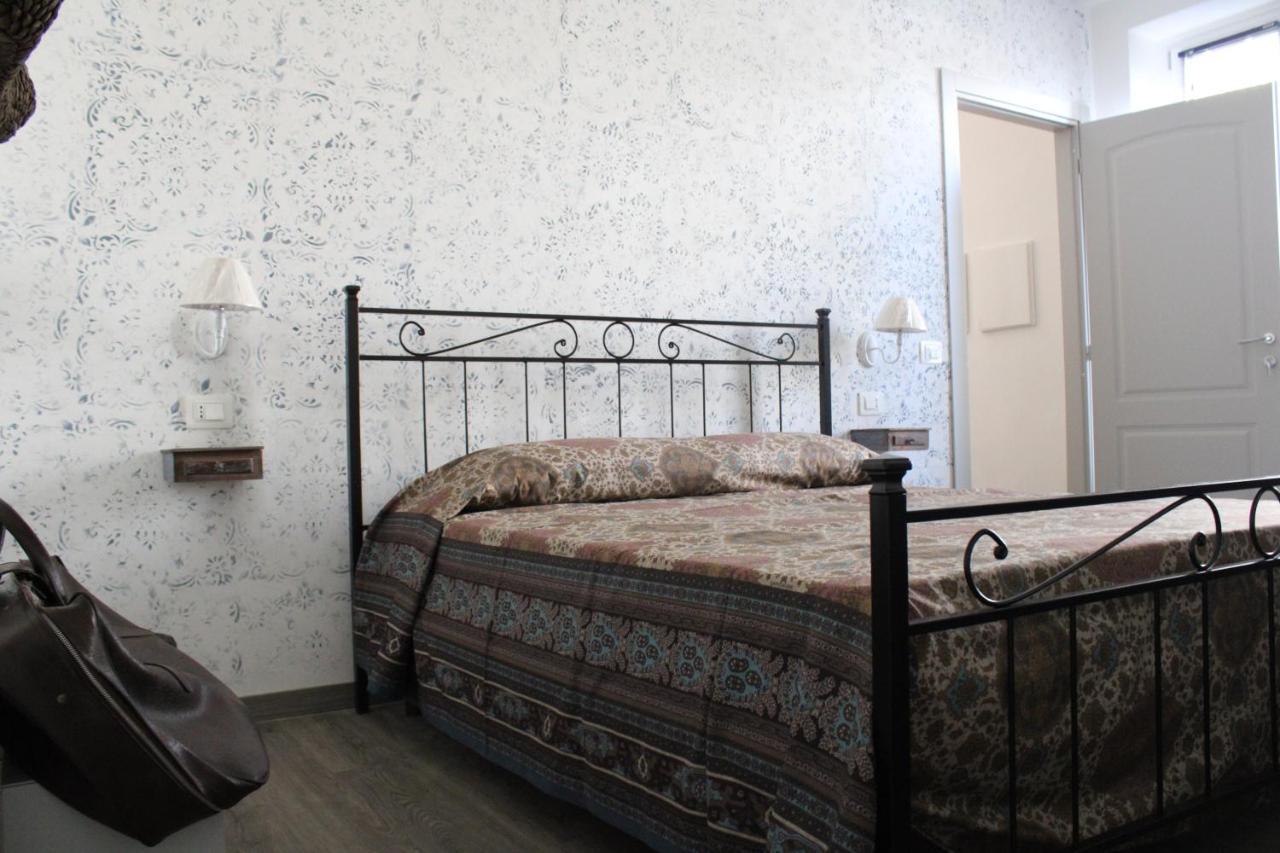 Hotel Praga Serravalle Scrivia Esterno foto